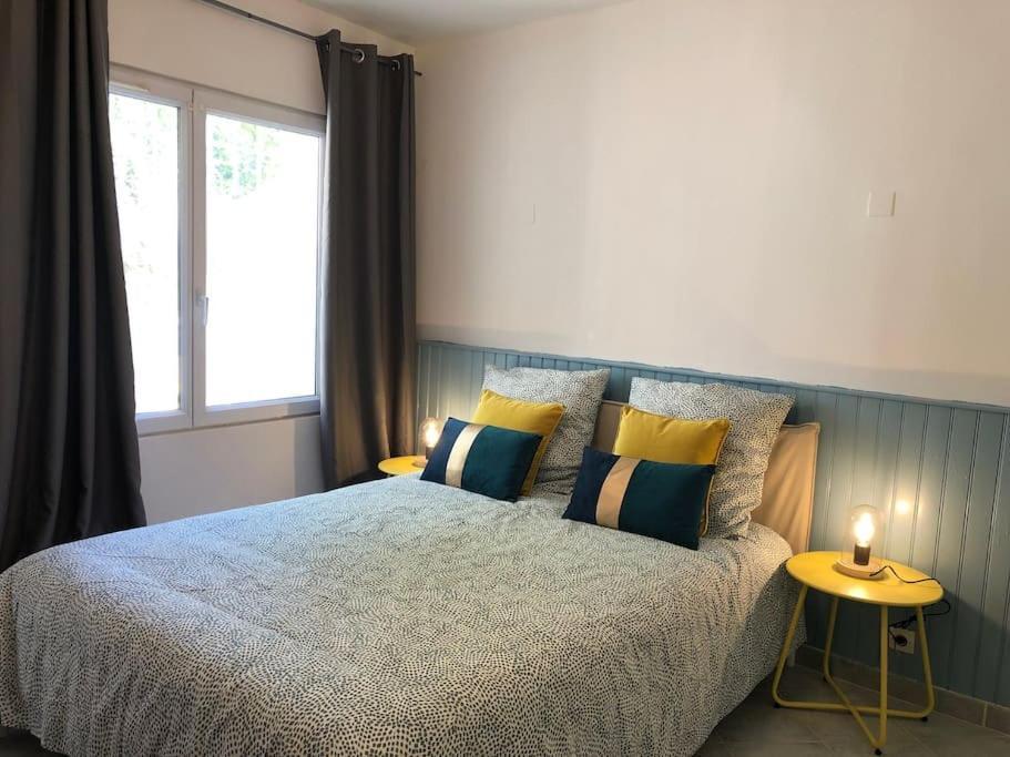 Cosy Studio Design With Modern Bathroom Vaureal Zewnętrze zdjęcie