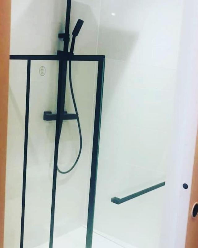 Cosy Studio Design With Modern Bathroom Vaureal Zewnętrze zdjęcie