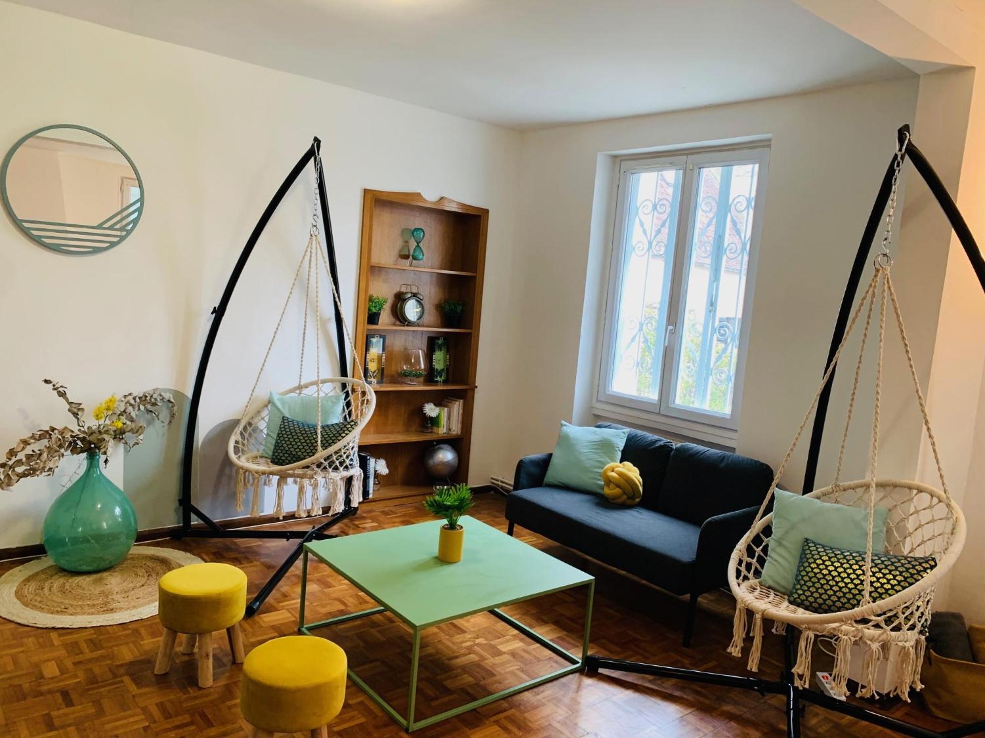 Cosy Studio Design With Modern Bathroom Vaureal Zewnętrze zdjęcie
